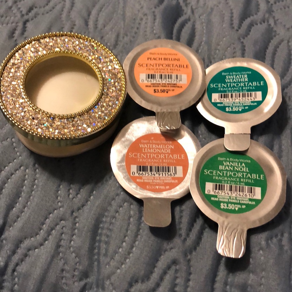 Bath and body works car holder with 4 scents